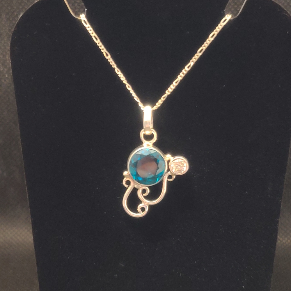 Beautiful 925 Silver Necklace with Topaz Pendant